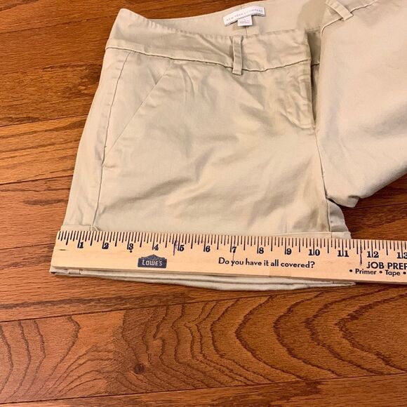 New York & Company size 4 khaki shorts - Picture 7 of 9